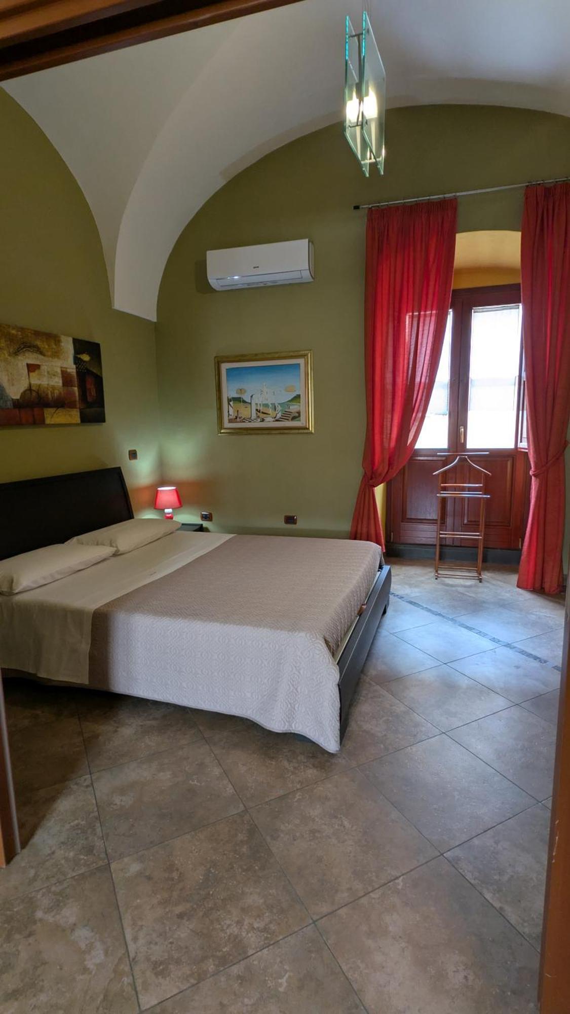 Luxury Home Bosa Apartment Экстерьер фото